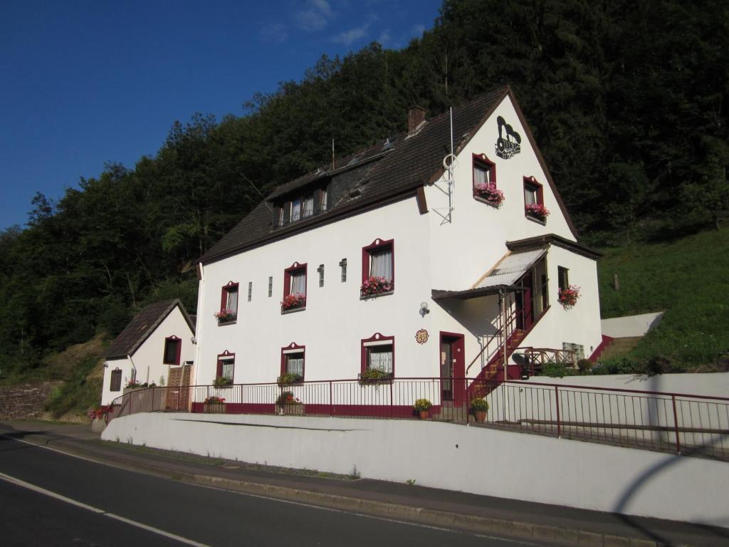 Gastehaus Am Fels Hotel Altenahr Esterno foto